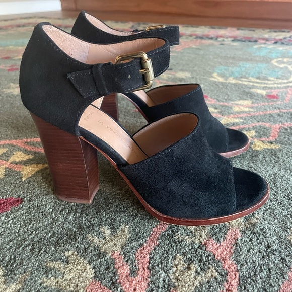 Vince Camuto Signature Black Suede Peep Toe Sandals Size 5.5 - Picture 3 of 6